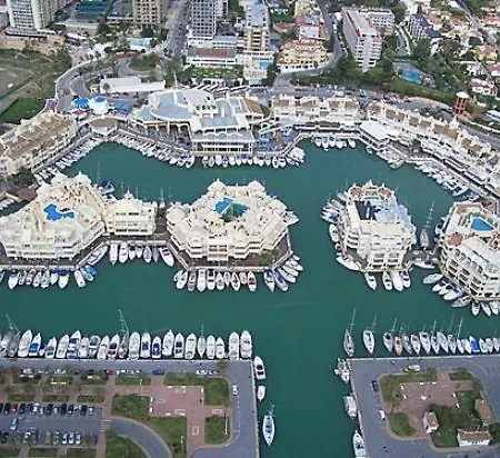Апартаменты Marina Bay 1